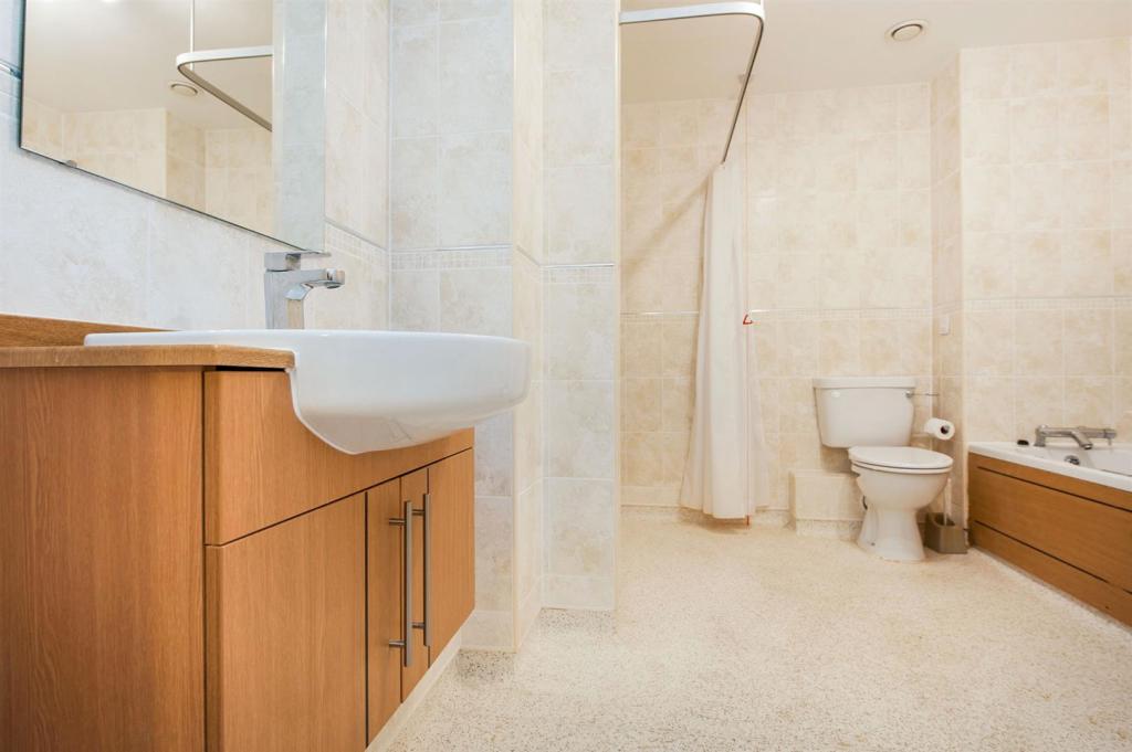 Wet Room.jpg