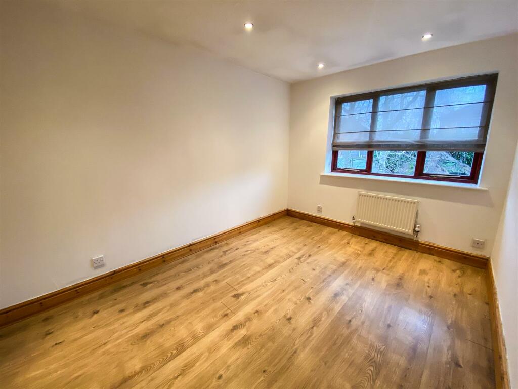 14 Longthorpe Close Littleover-3996.jpg