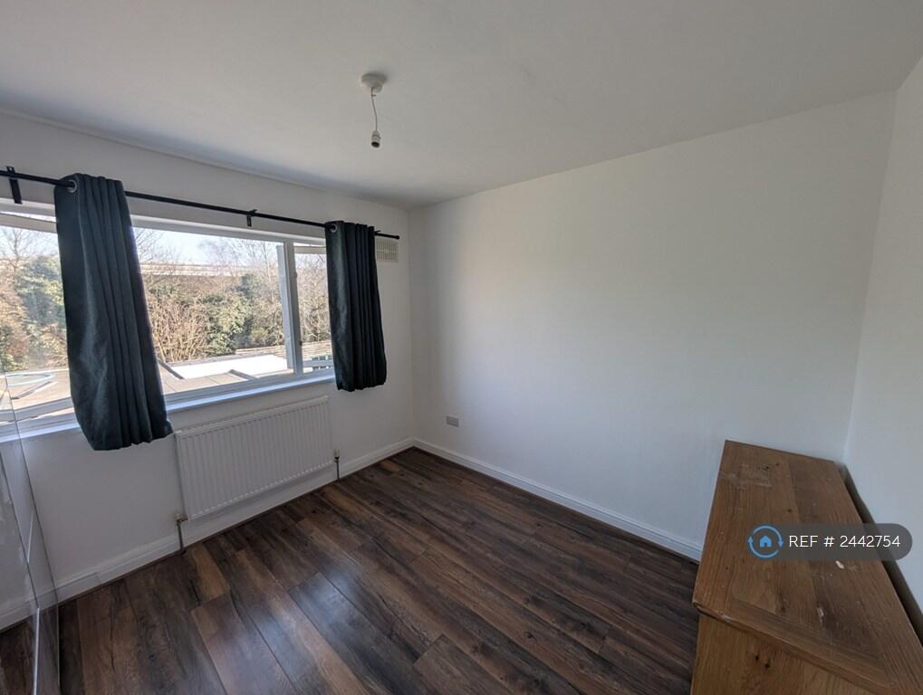 Double Bedroom 2 (First Floor)