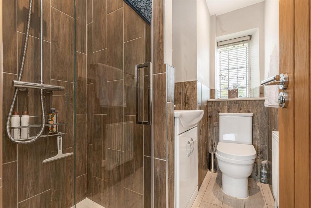 Master Bedroom - En Suite Shower Room 2.jpg