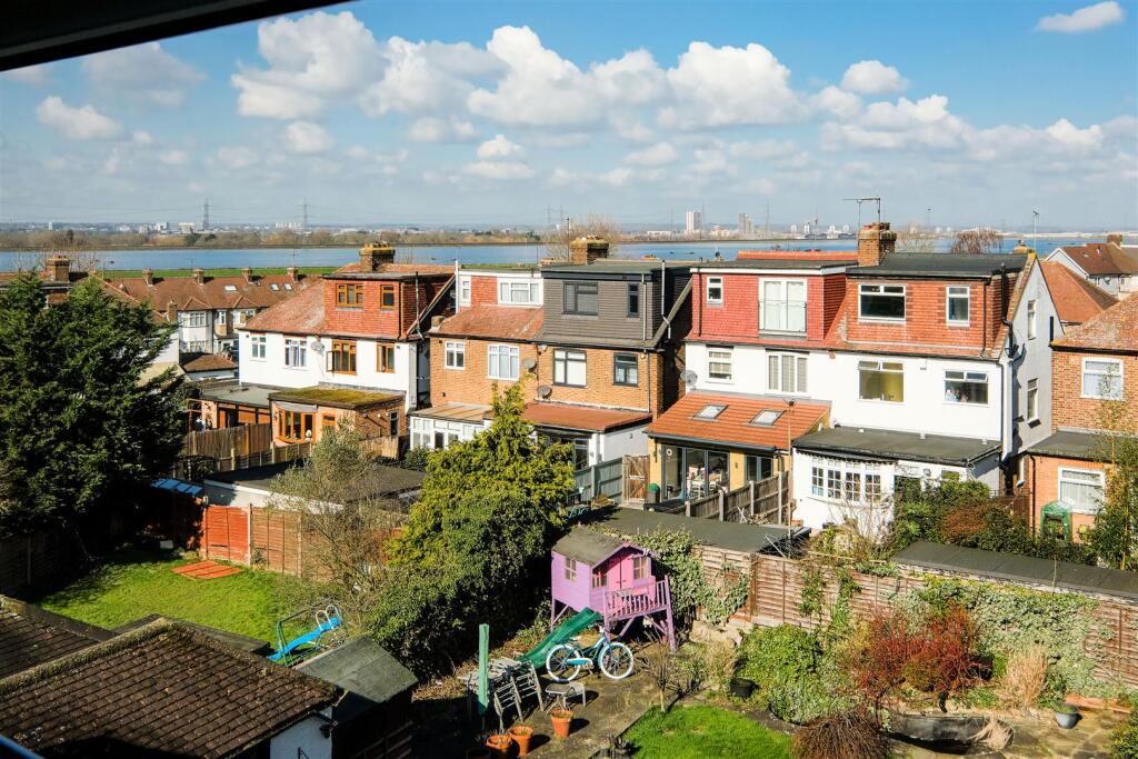 10, Priory Close-5.jpg