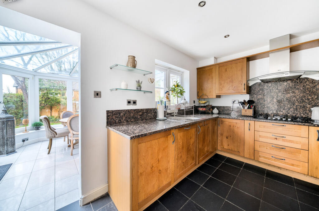 1386218-11-692d6e...