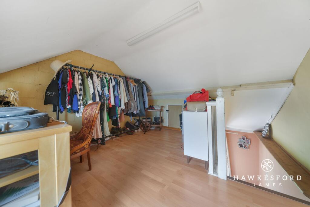 Station Row, Teynham - Loft room