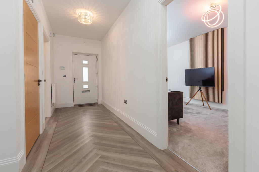 38 PARKSTONE DRIVE-14