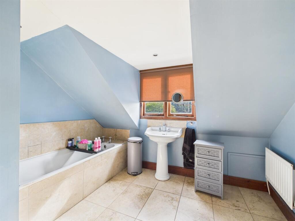 Family Bathroom.jpg