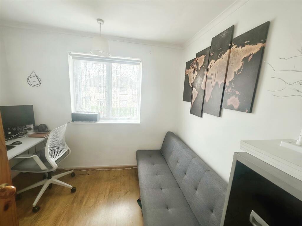 5dac81e5-bed 203.jpg