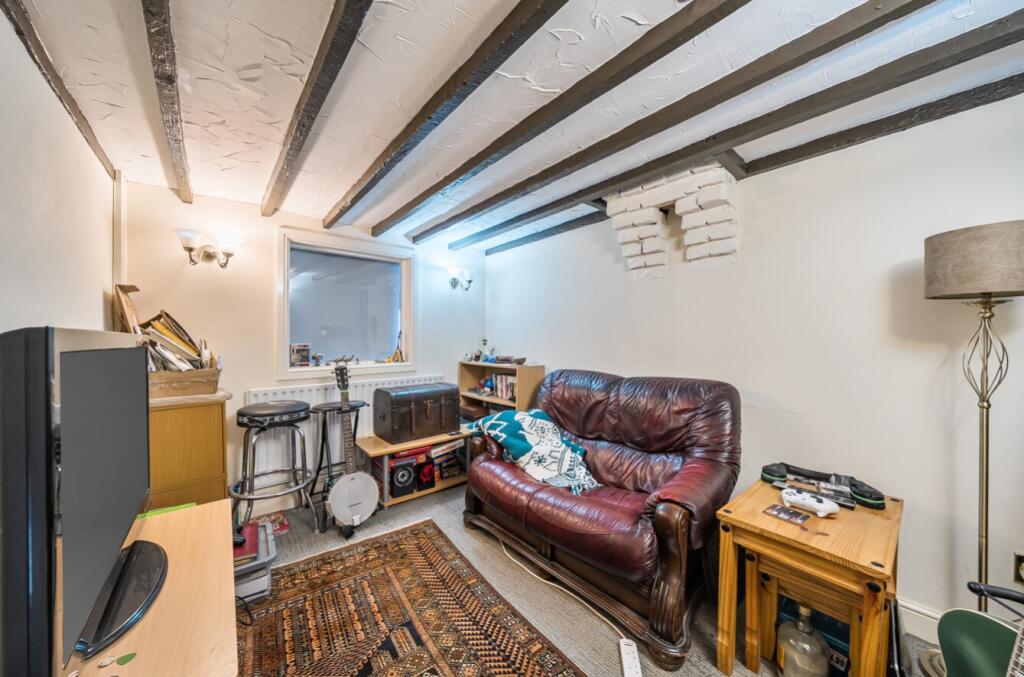 1389077-12-693c50fdbb2c0