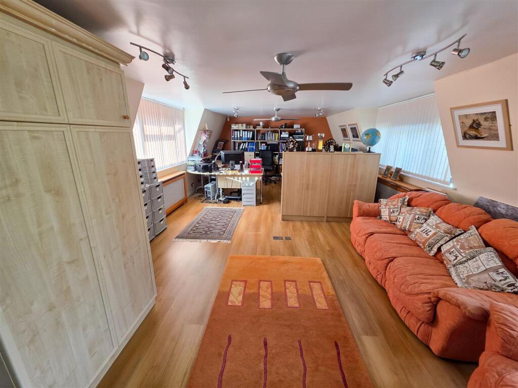 Bedroom 4- currently study 1a.jpg