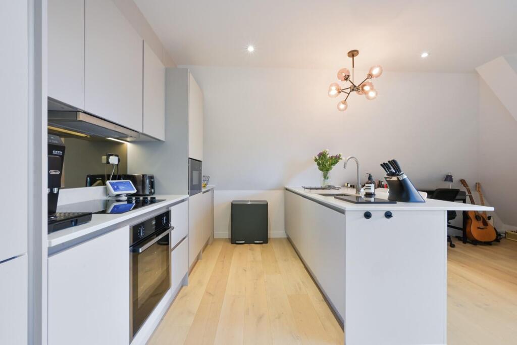 POPPY COURT, FLAT (16).jpg