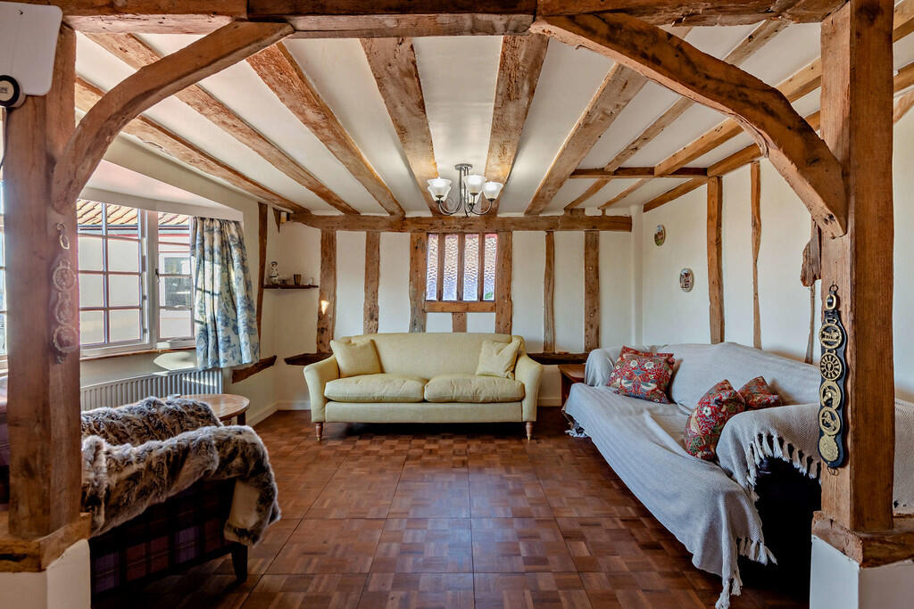 8638610-interior0...