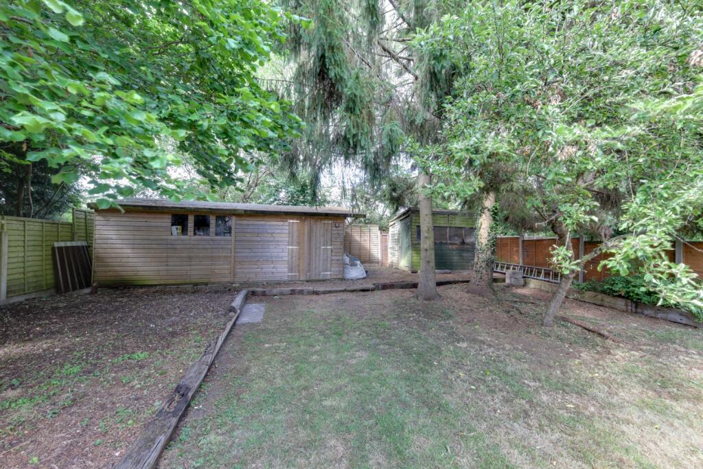 Large Garden room and shed
