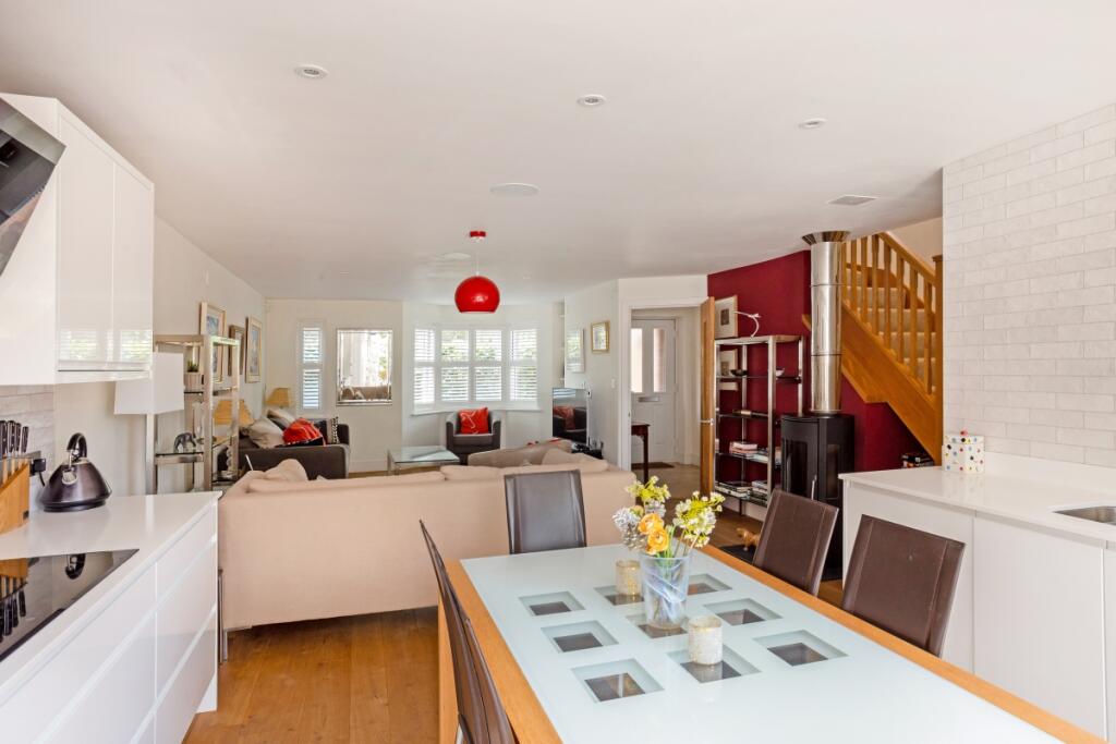 4 Cromwell Garden...