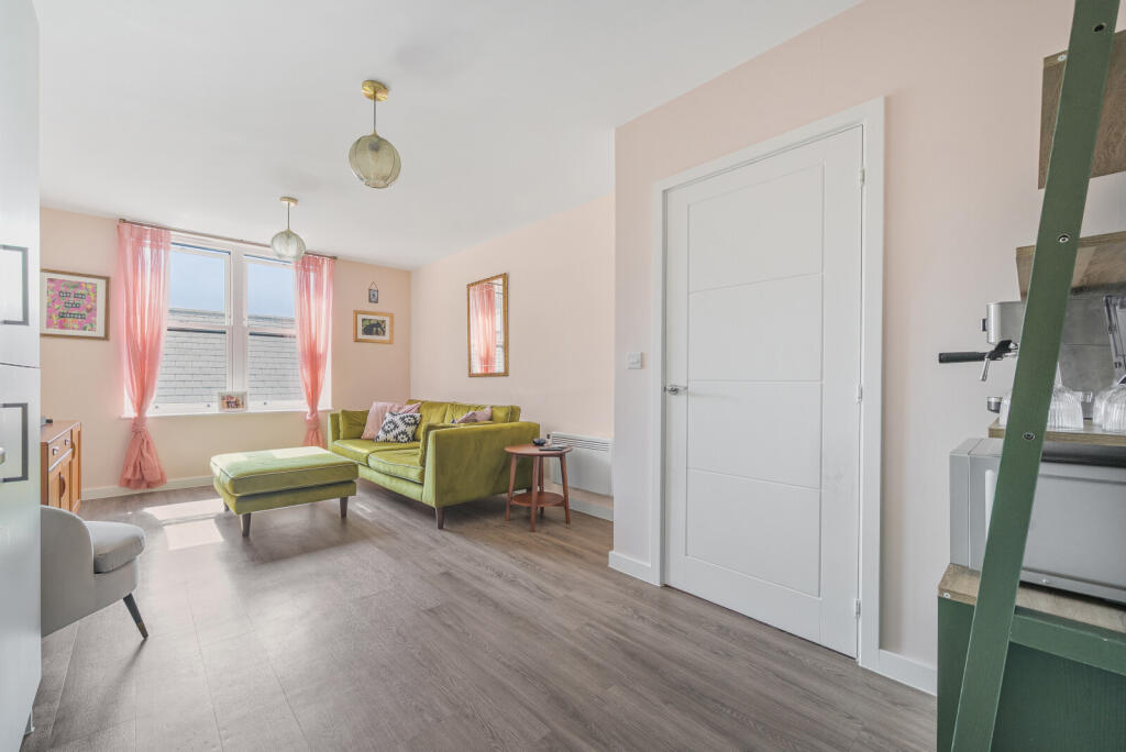 12-681a2c36885e5-...