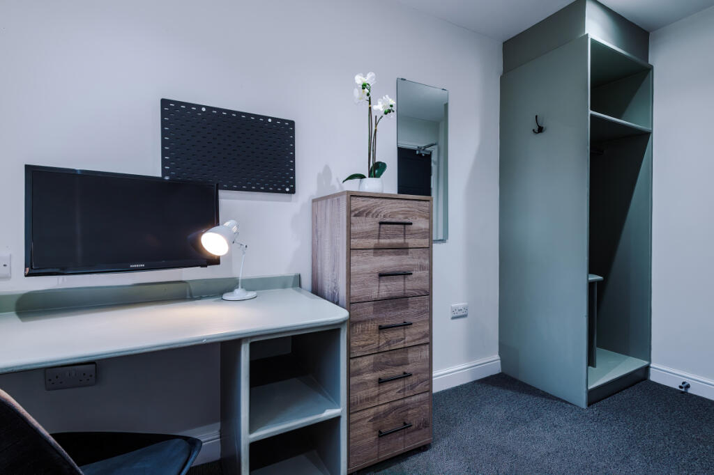 6 Capricorn Way, Bedroom 12