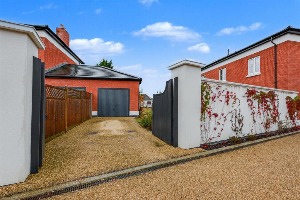 Driveway_2.jpeg
