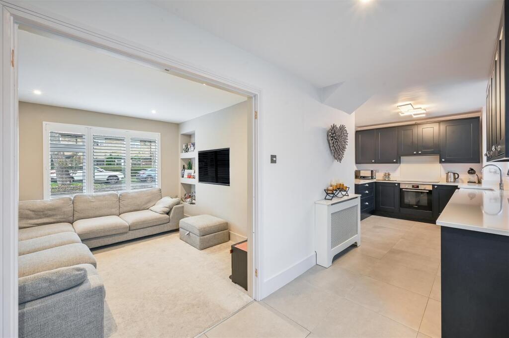 ATROBUS CLOSE, 1- (20).jpg