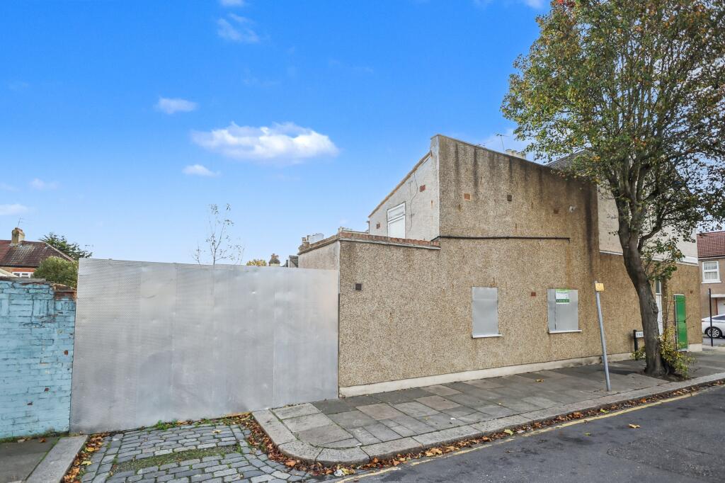 69 Town Road London, N9 0SJ