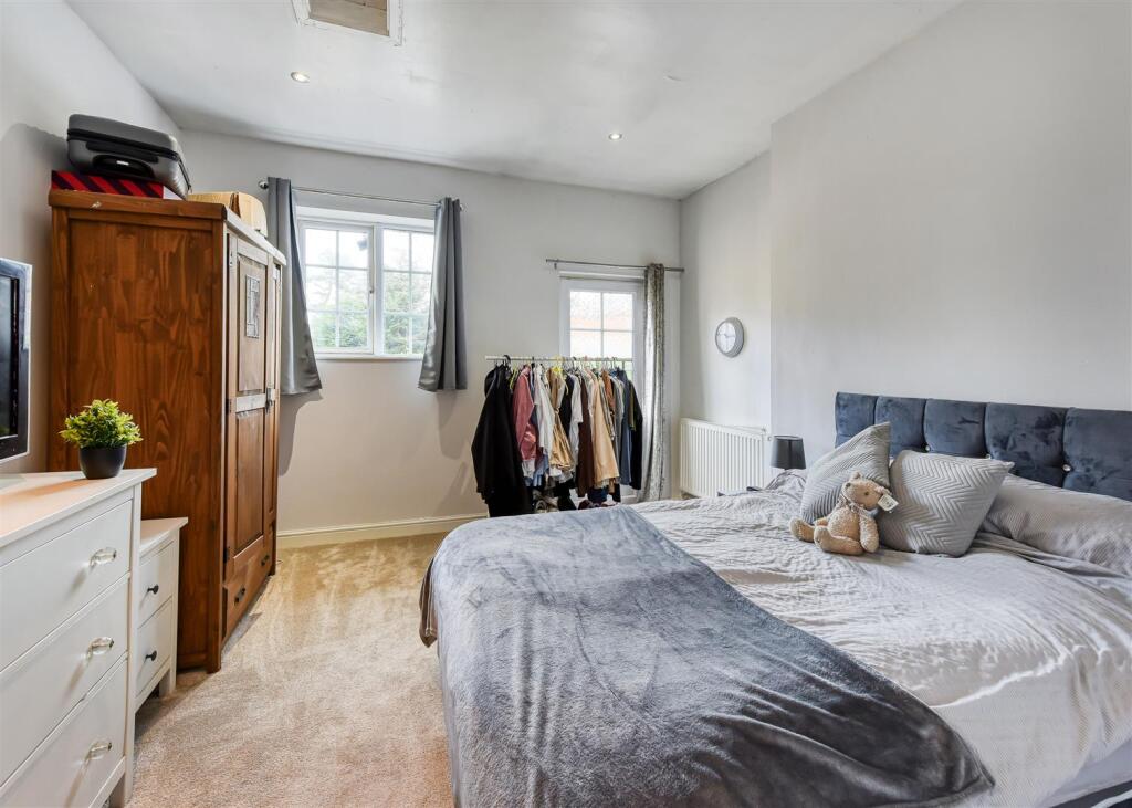1 Seven Stars-bedroom2.jpg