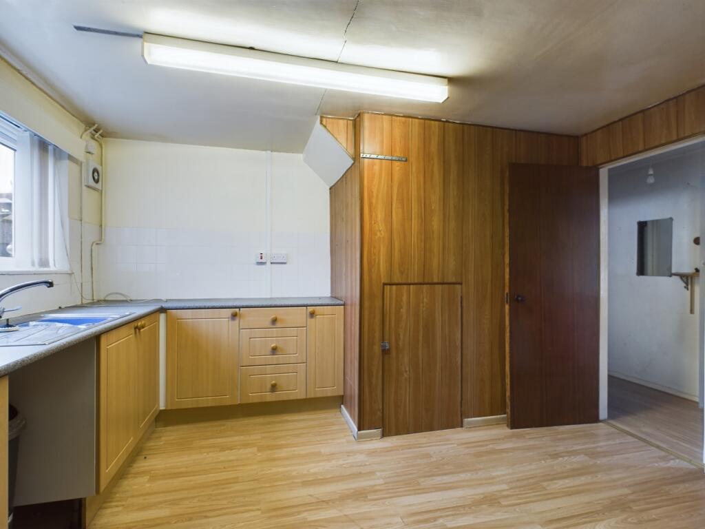 CAM01740G0-PR0296-STILL002