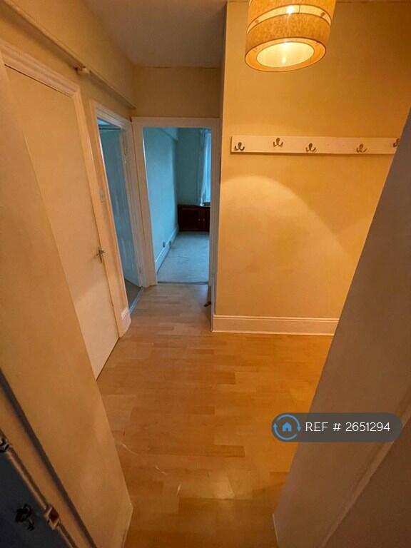 Bedroom/Lounge Entrance