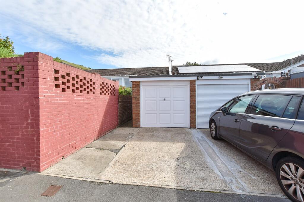 Driveway/Parking