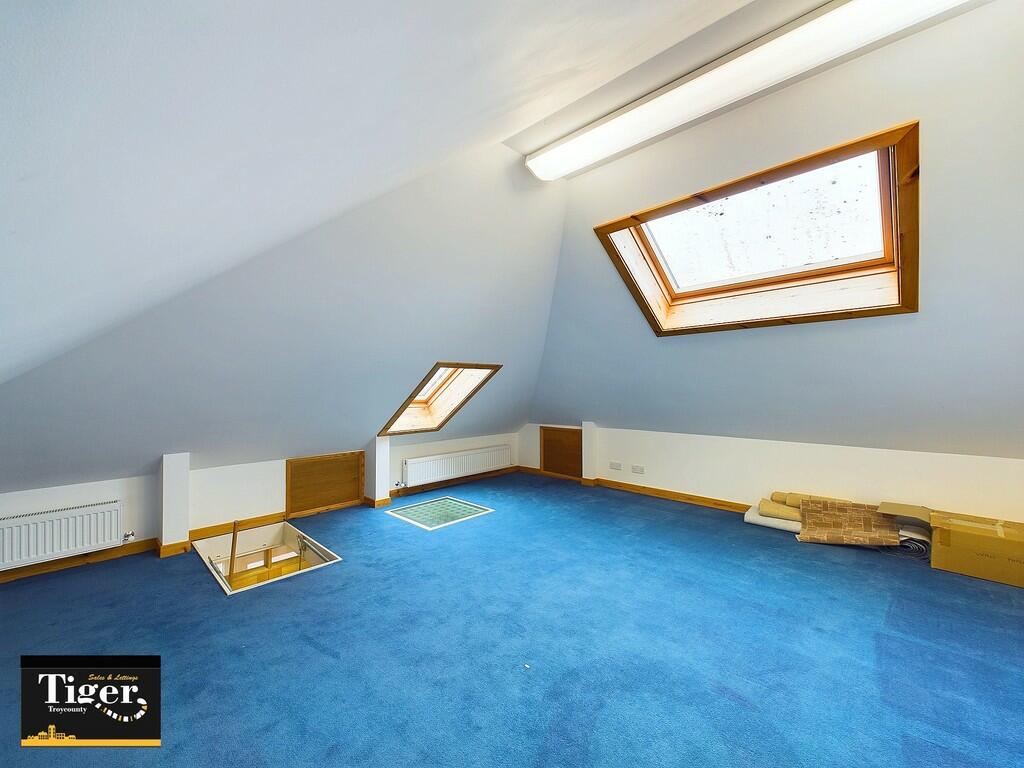 CAM02176G0-PR0420...