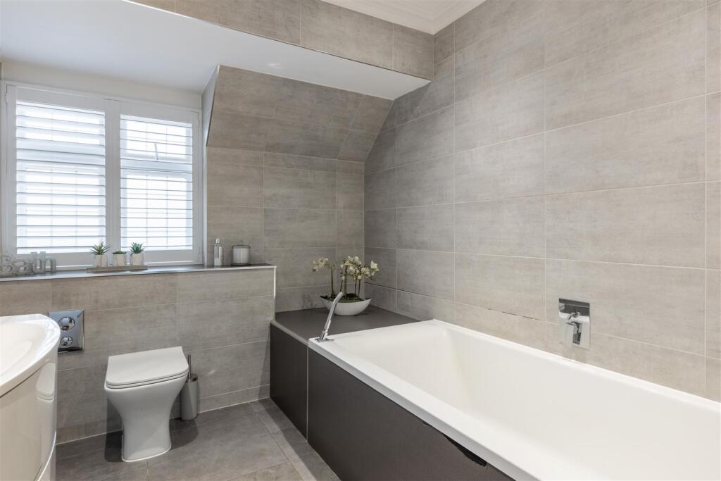 11 Pine Coombe-12.jpg