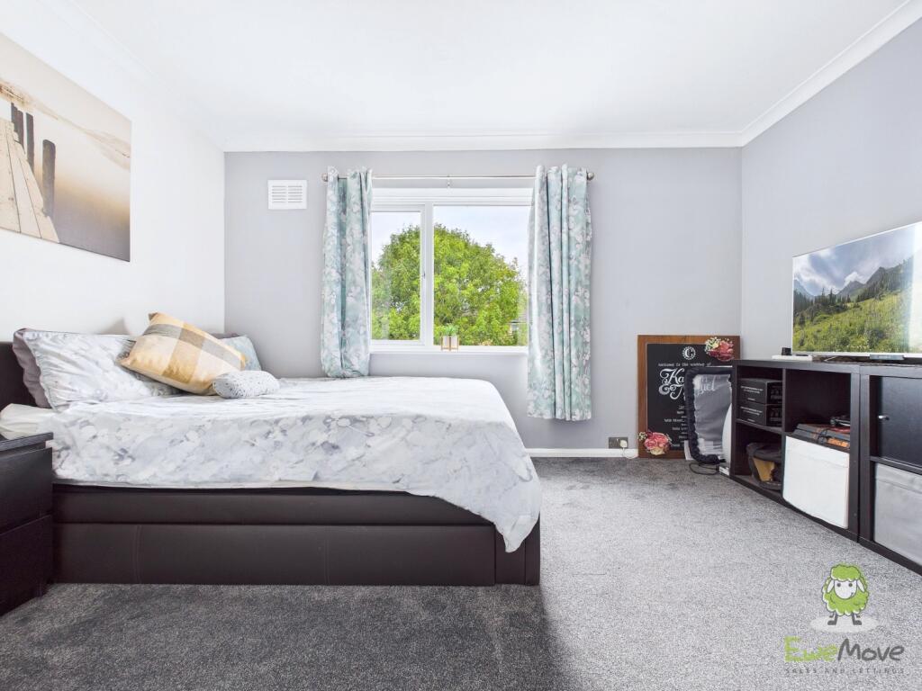 CAM01543G0-PR0160-STILL028