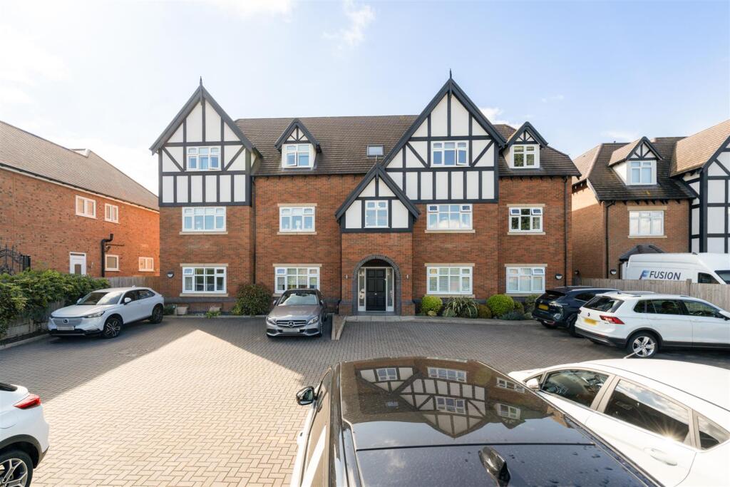 1 Fairway Lawn New externals_6.jpg