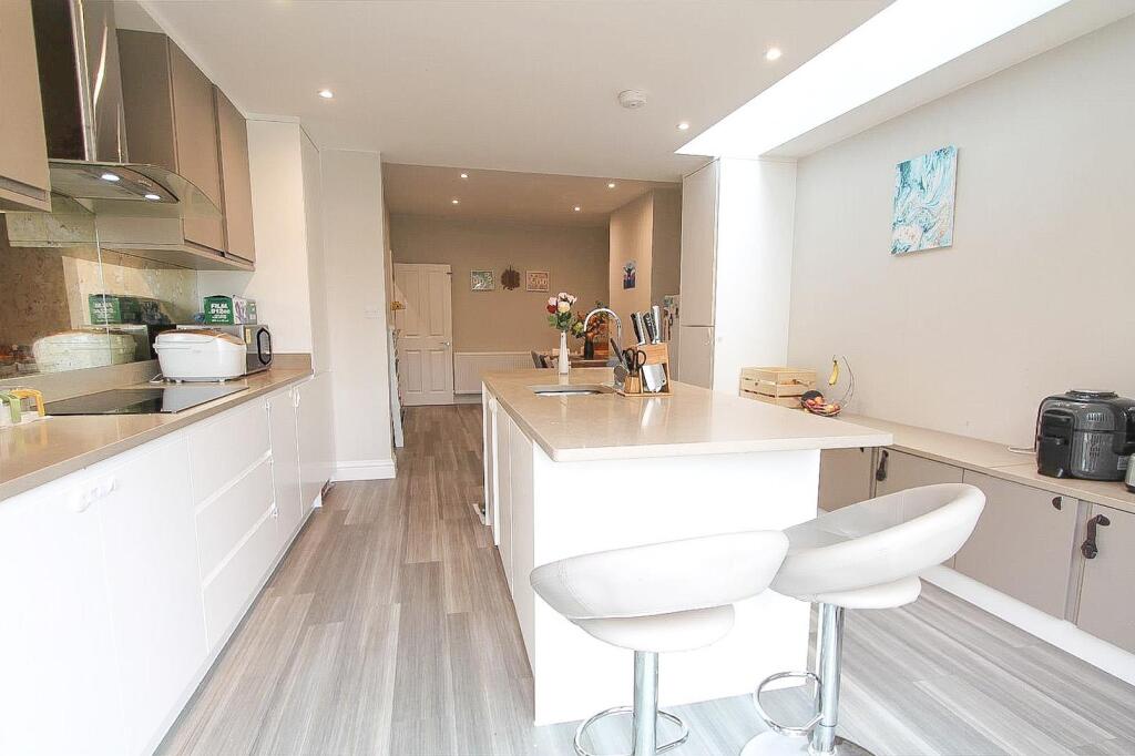 uK20ZnpiZUaMXwSjC4a8lQ (1).jpg