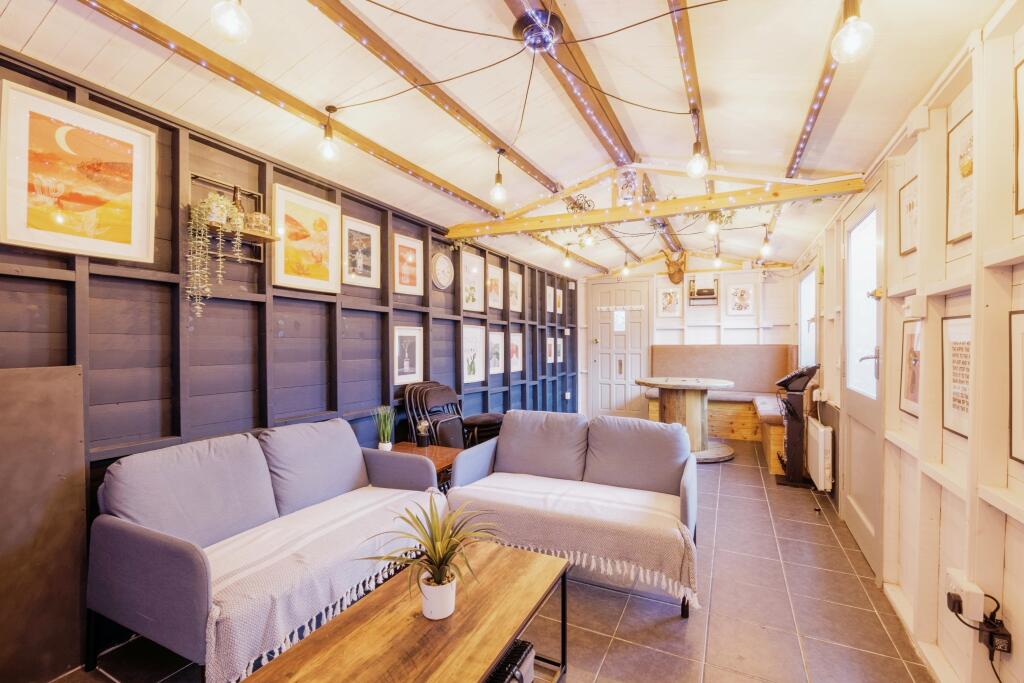 Summerhouse / Bar