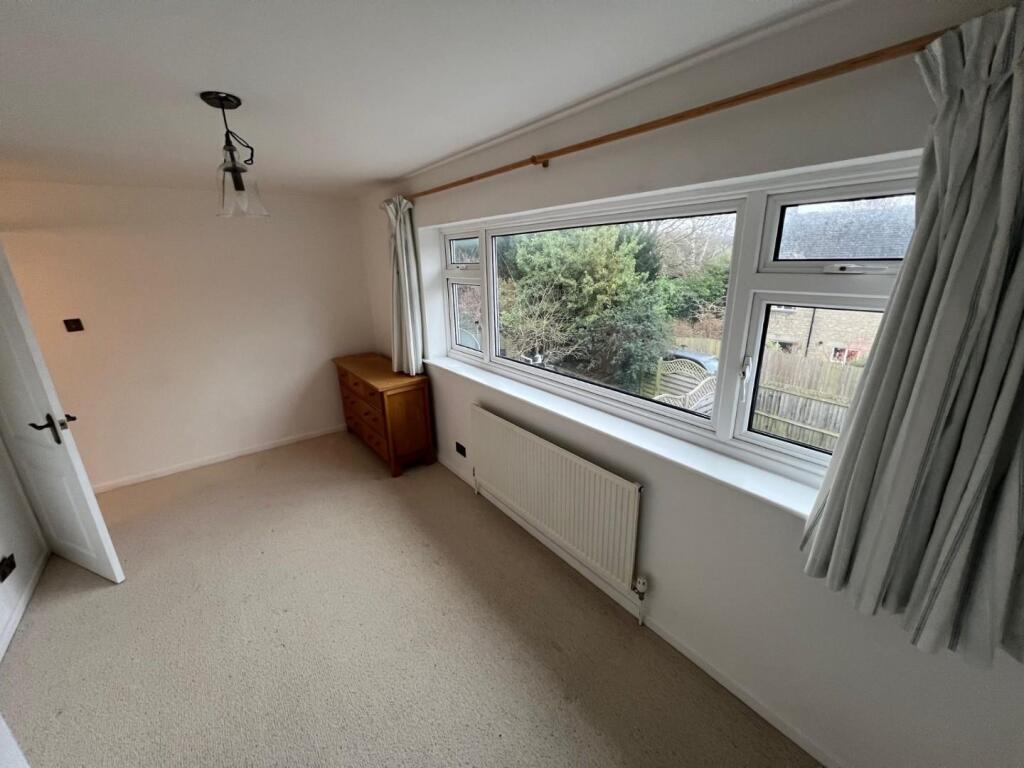 3 Churchhill Way - Bedroom 1.jpg