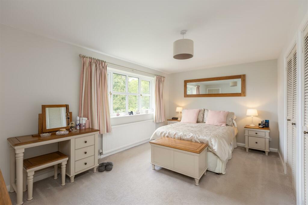 Pasture Lodge Bedroom 1-1.jpg