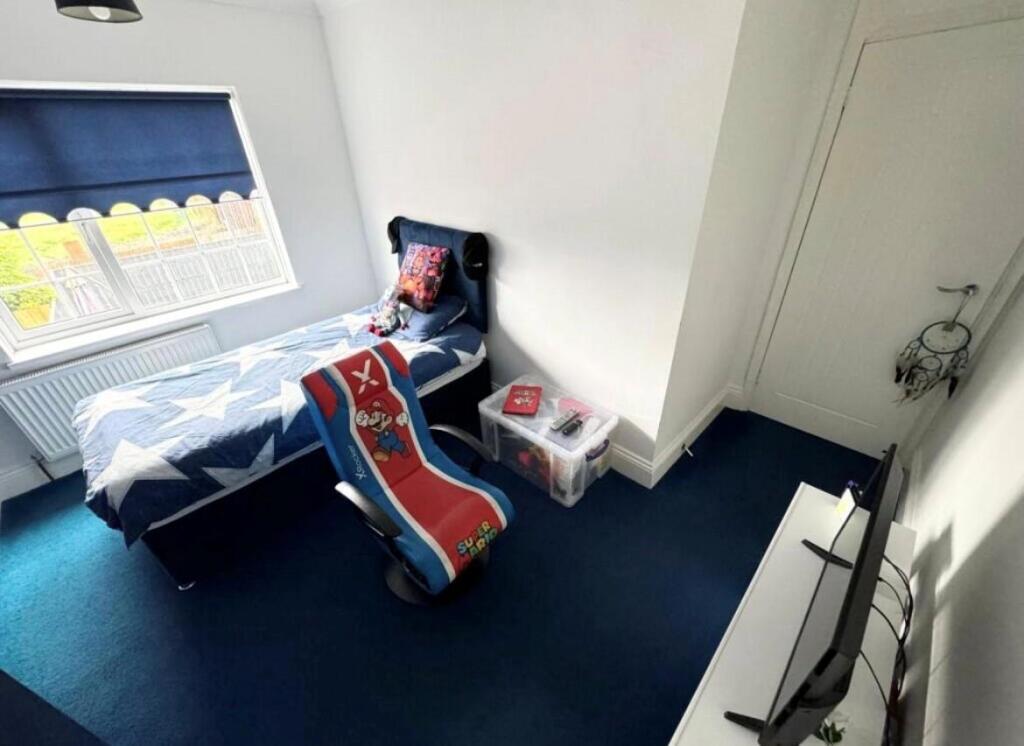 Bed 3.jpg