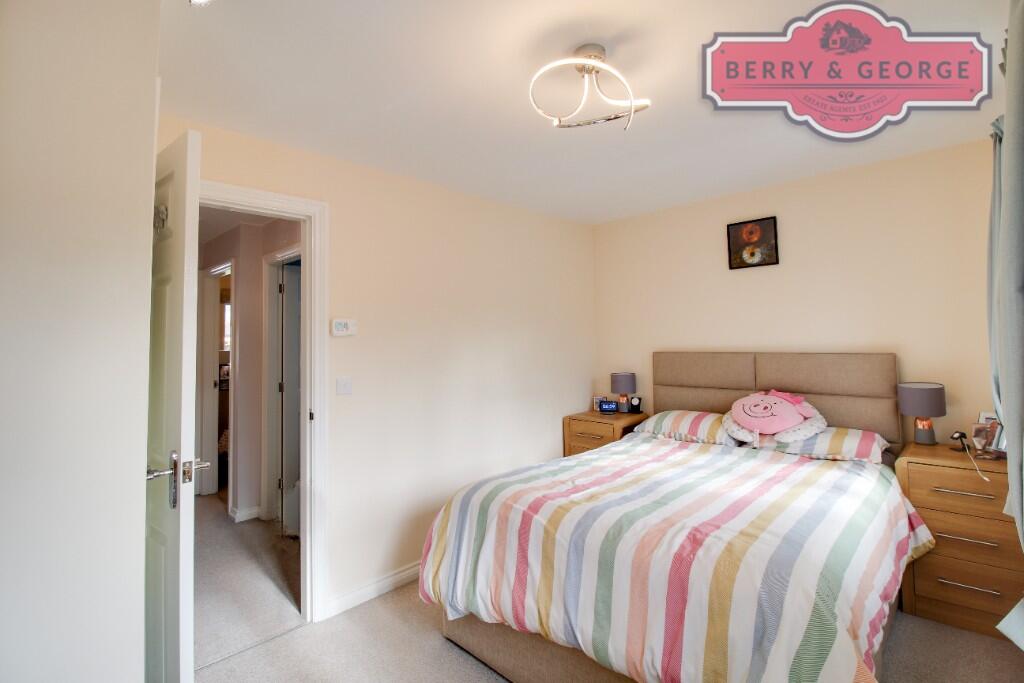 MAIN BEDROOM