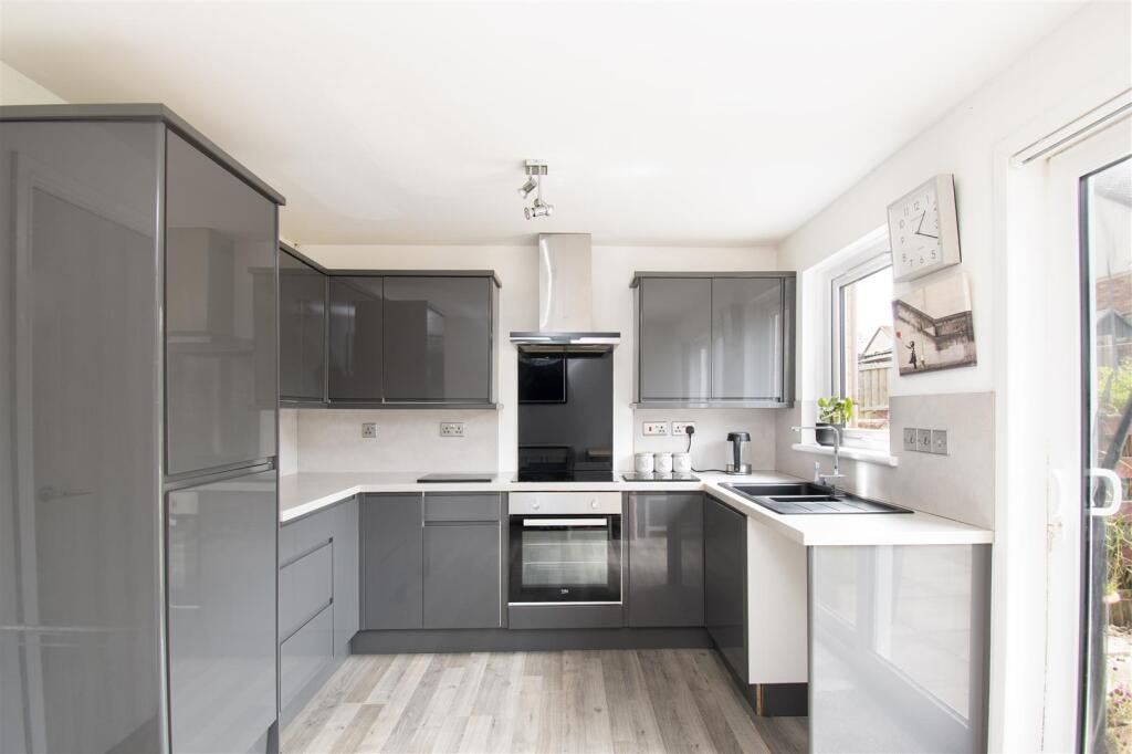 kitchen (3).jpg