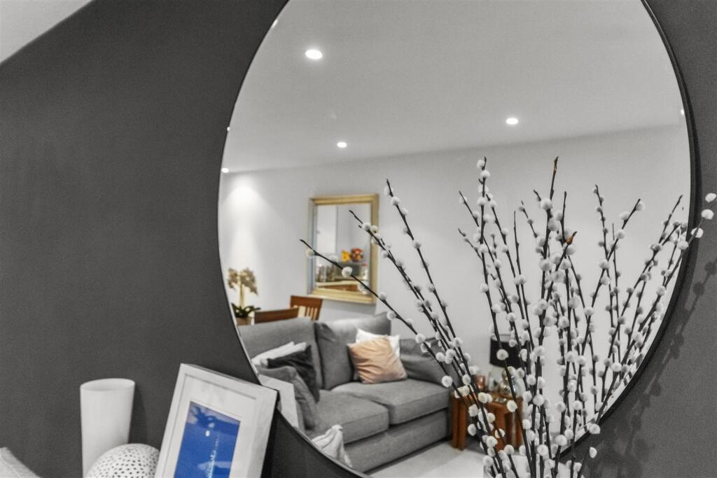 living room feature #3.jpg