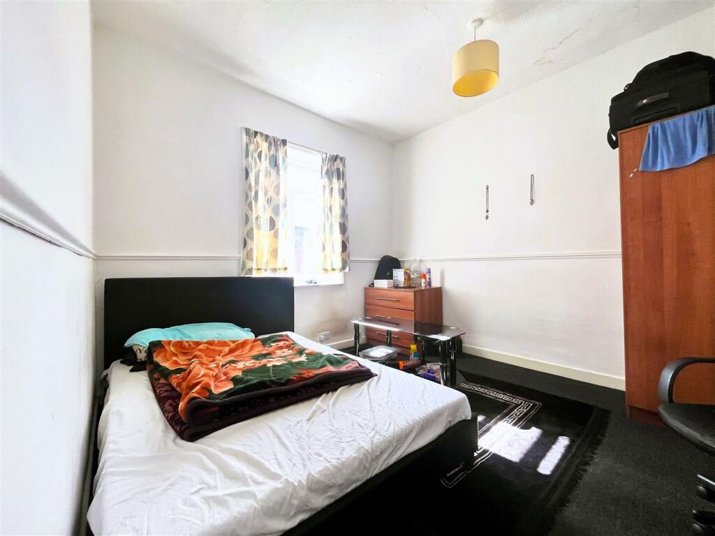 Bedroom 3 25 Lambton.jpg