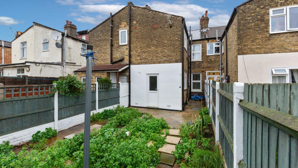 Flat A, 52 Ernald Avenue, East Ham, London, E6 3AL