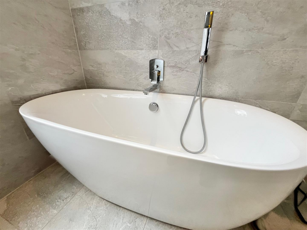Bathroom Aspect 3