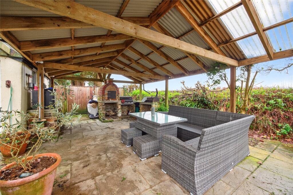 Outdoor Kitchen
