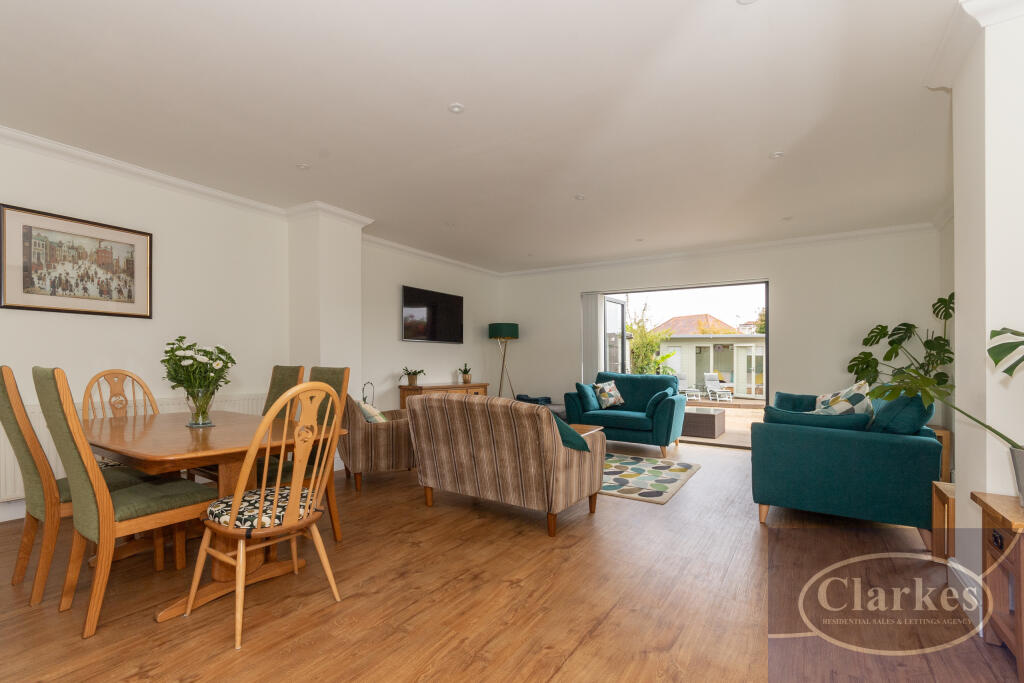 FC_059_8 BROUGHTON AVE_035