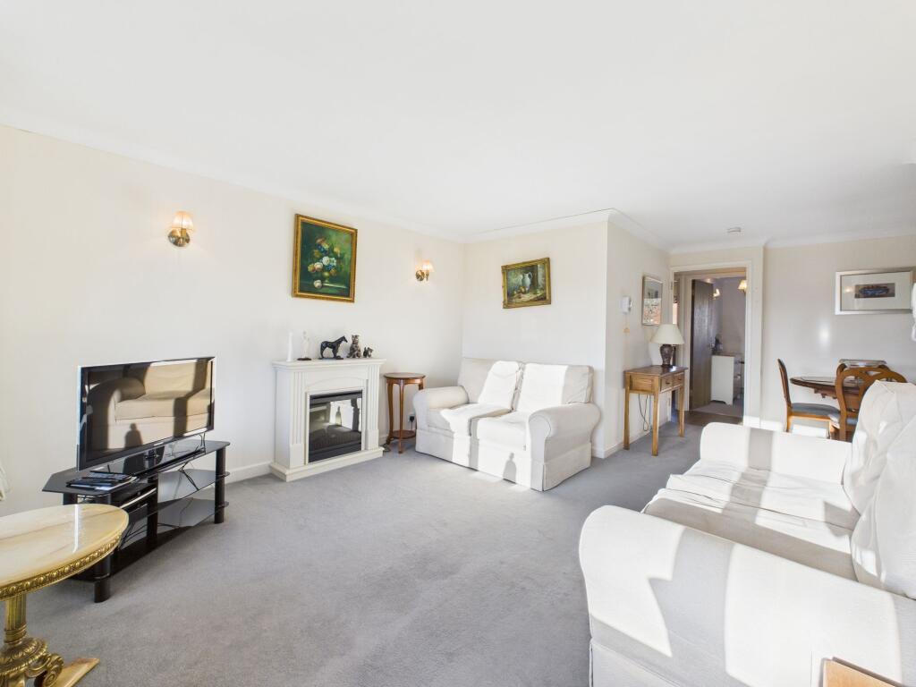 Sitting/Dining Room