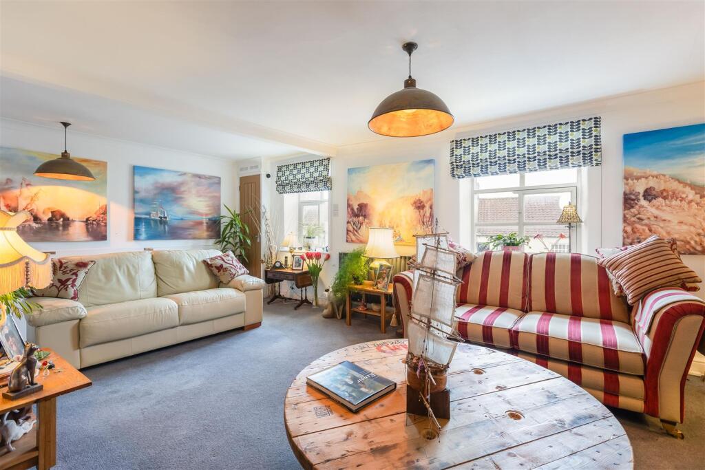 Bondgate 3 Sitting Room-2.jpg