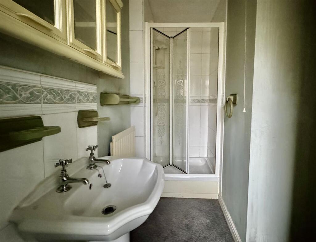 EN SUITE SHOWER