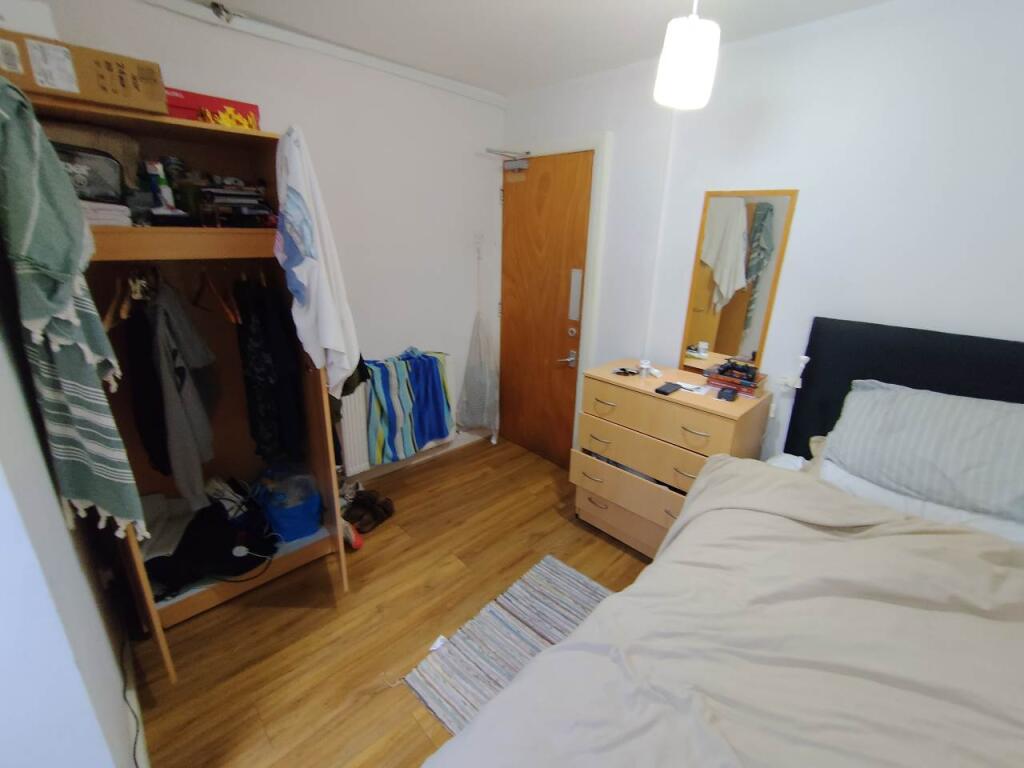 Ground floor middle 