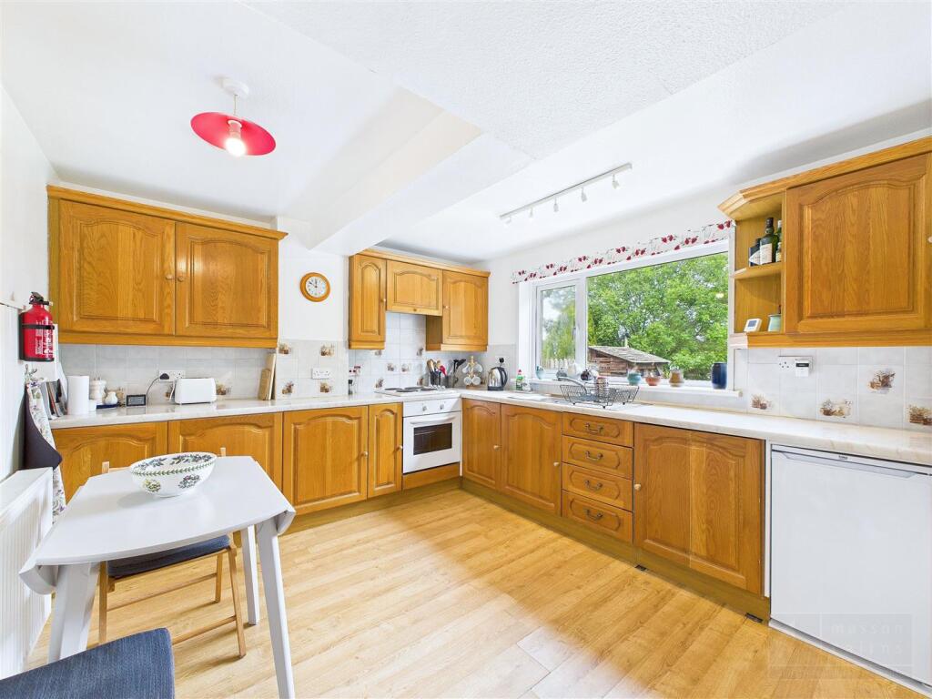 Kitchen / Dining