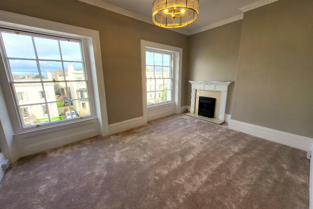 15' Reception Room