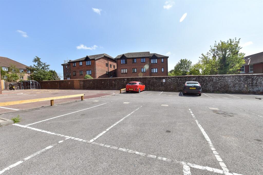 Driveway/Parking