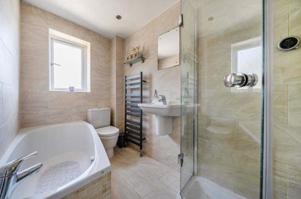 1339589-5-689f15e...